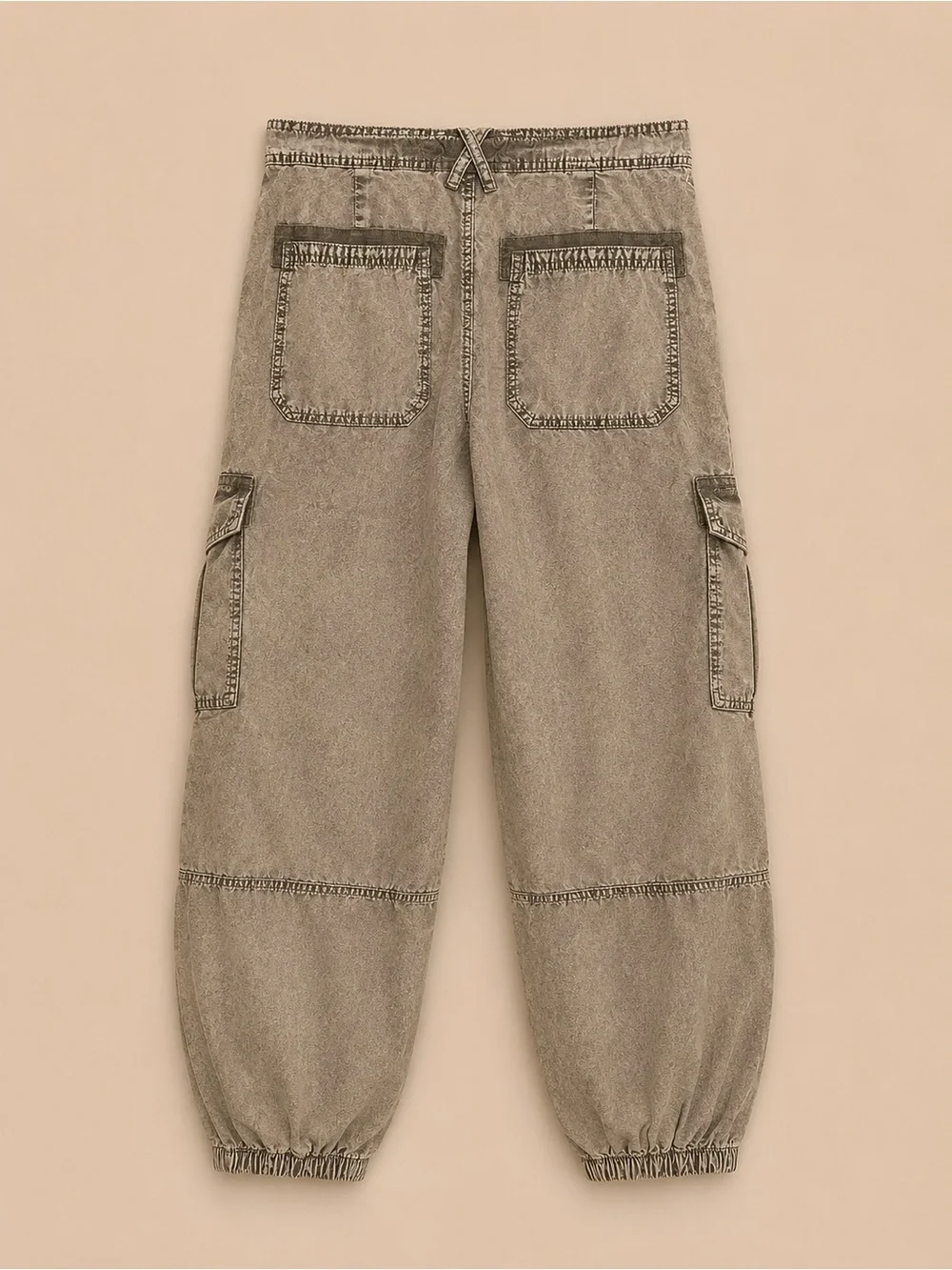Urban Outfitters Women’s Cargo Pants - Picture 2 of 3